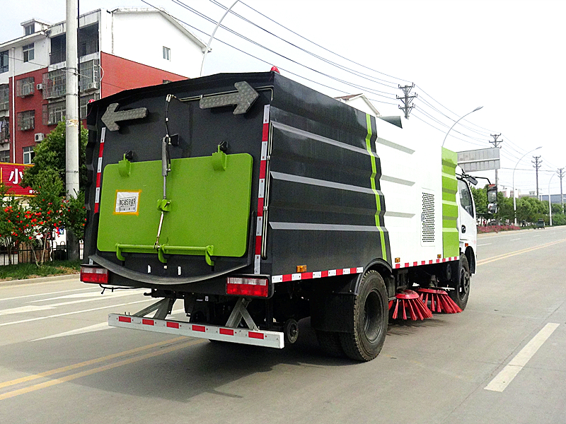 東風(fēng)大多利卡掃路車(chē)國(guó)VI