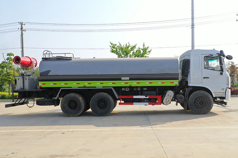 東風D3L后八輪20噸噴霧車